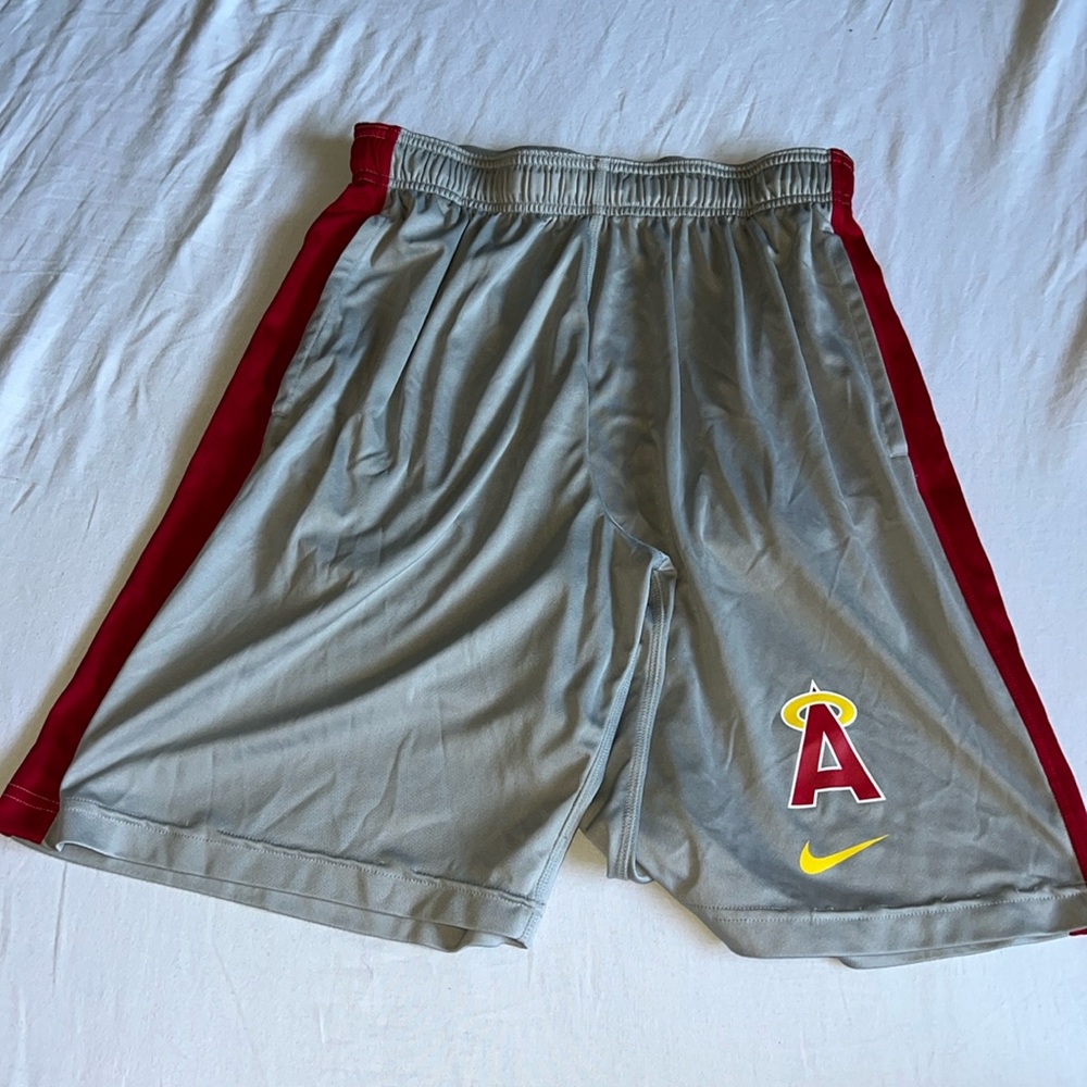 Nike Los Angeles Angels Basketball Shorts Medium NWOT